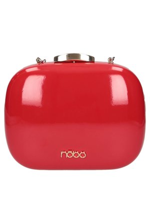 Glänzend rote rechteckige Clutch mit abgerundeten Kanten und goldverschluss, mit kleinem goldenen "nobo" Logo unten in der Mitte.
