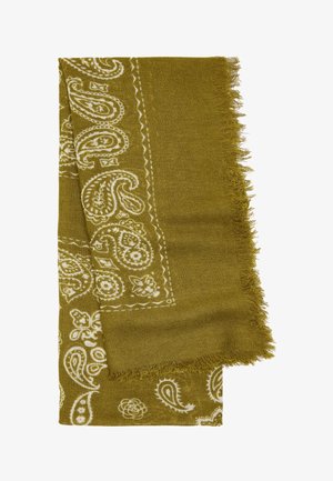 Oliwkowy szalik z białymi wzorami paisley i frędzlami. Wykonany z miękkiego, teksturowanego materiału, idealnego do noszenia warstwowo lub owinięcia.