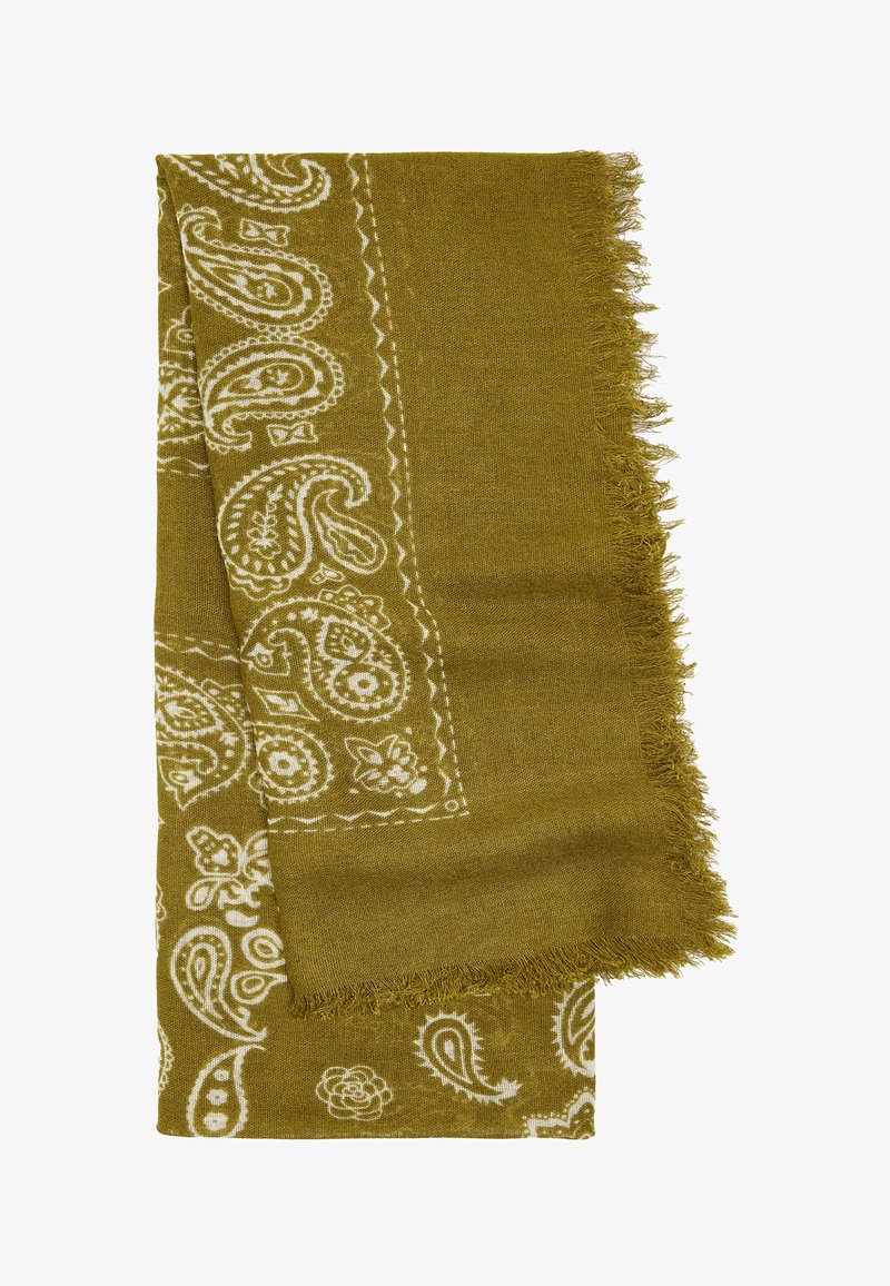 Oliwkowy szalik z białymi wzorami paisley i frędzlami. Wykonany z miękkiego, teksturowanego materiału, idealnego do noszenia warstwowo lub owinięcia.