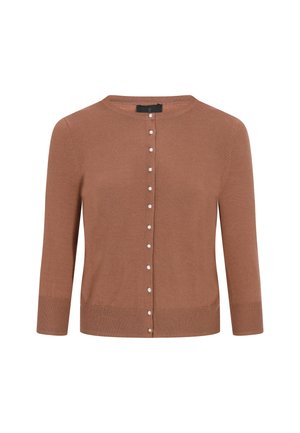 Brūns kardigāns no mīkstas auduma ar apaļu kaklu, septiņām pogām priekšā un trīsstundīgu piedurkņu garumu. Apdarināts ar maziem pērlēm līdzīgiem akcentiem.