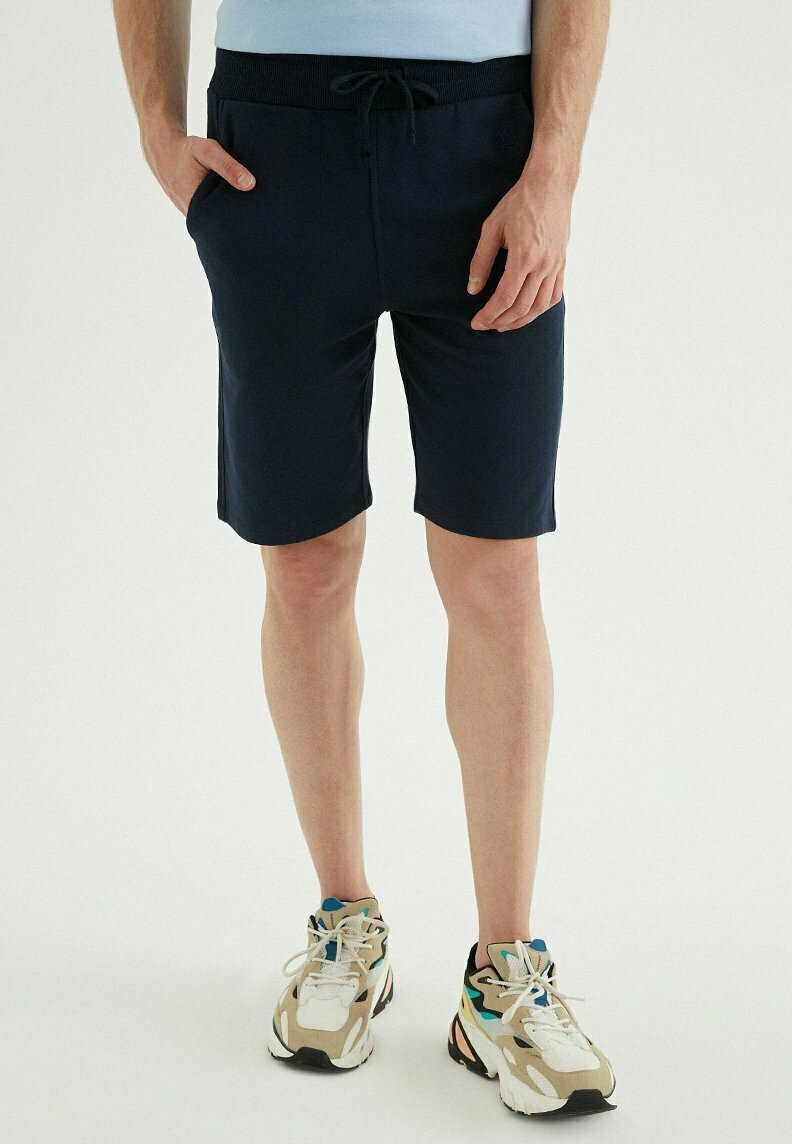 Herren Trainingsanzüge | WESTMARK LONDON Jogginghose total eclipse/dunkelblau - JW27404 Herren Trainingsanzüge | WESTMARK LONDON Jogginghose total eclipse/dunkelblau - JW27404