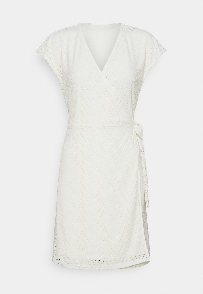Robe portefeuille blanche longueur genou avec manches courtes, col en V, tissu à œillets et détails de lien sur le côté.