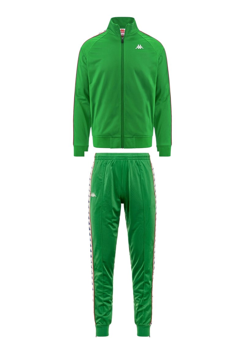 Tuta sportiva verde realizzata in tessuto liscio. Presenta una giacca con zip e pantaloni con fascia elastica in vita, strisce laterali e dettagli con logo.