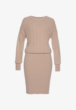 Abito in maglia di colore beige chiaro con una texture a treccia nella parte superiore e dettagli a coste sui polsini e sull'orlo. Silhouette aderente.