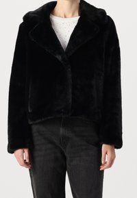 Vero Moda Chaqueta de invierno - black