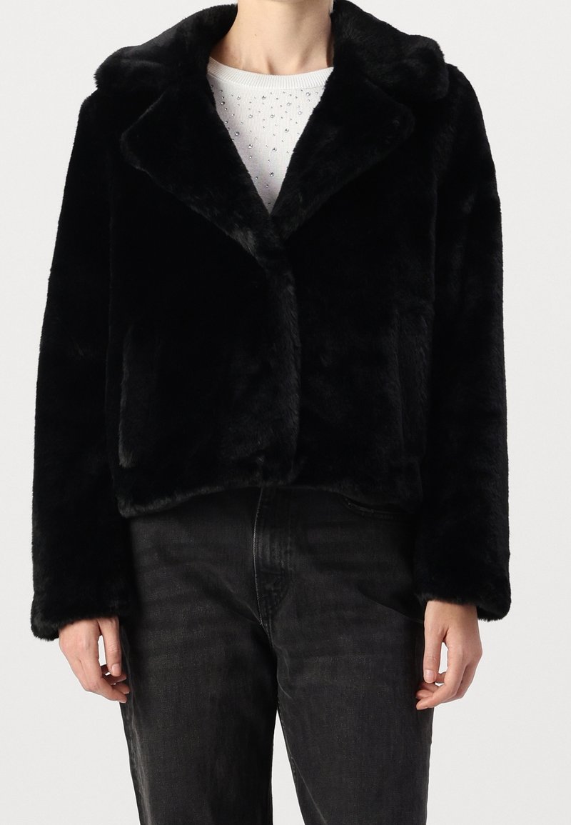 Vero Moda Chaqueta de invierno - black