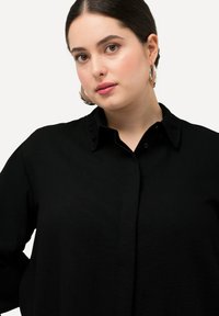 Ulla Popken 3/4 SLEEVE - Camicia - black