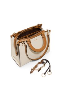 Beige handtas met bruine leren accenten, dubbele handvatten aan de bovenkant en gouden ritsen. Inclusief een afneembare schouderriem en binnenzakken.
