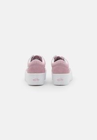 Vans UA OLD SKOOL STACKFORM - Baskets basses - keepsake lilac