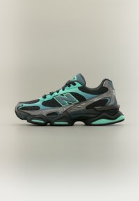 Неизбран, deep end/light silver-coloured metallic