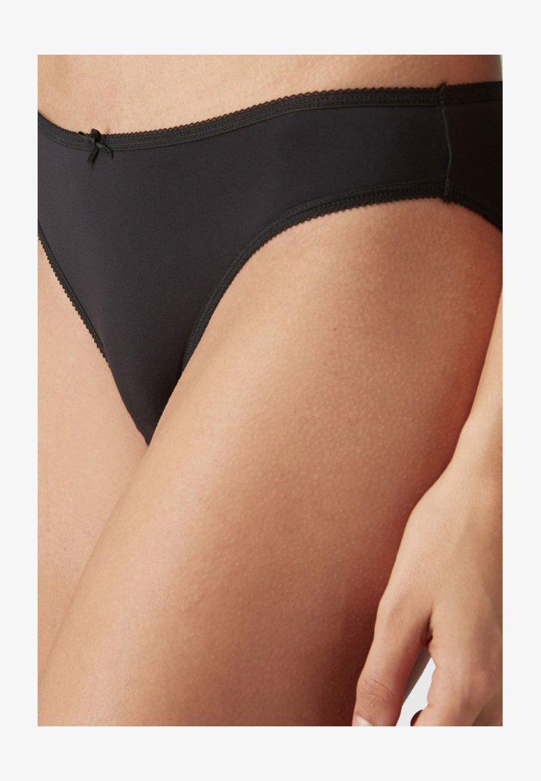 NEXT Donne – Confezione Da 5 Slip In Cotone – Nero – Taglia 42 – Biancheria Intima Morbida E Comoda