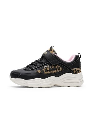 Schwarzer Fila Sneaker mit weißer dicker Sohle, Leopardenmuster-Akzenten, pinkem Innenfutter, Schnürung und Klettverschluss.