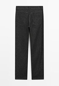 Jeans neri a gamba dritta mostrati da dietro con due tasche posteriori e passanti per cintura sulla vita.