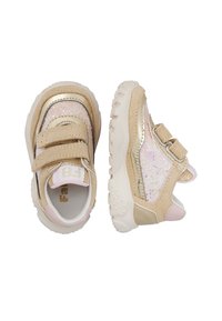 Sneakers beige per bambini con dettagli glitterati, accenti in suede e due fasce in Velcro. Presentano una suola leggera e un pannello laterale iridescente.
