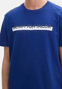 TOM TAILOR DENIM Triko s potiskem - blau