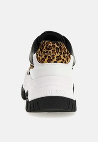 Guess BERRETT - Sneakers laag - leopard