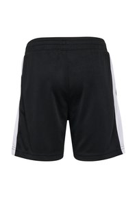 Zwarte sportshorts met witte zijkanten, een elastische tailleband en een gladde textuur, met een eenvoudig ontwerp en zonder zichtbare logo's of patronen.
