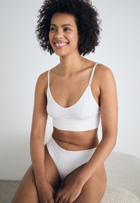 Pieces PCNAMEE BRAZIL 3 PACK - Στρινγκ - bright white