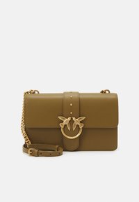 Neselectat, piantagione/antique gold