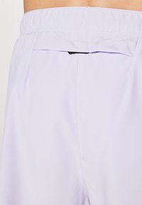 Thumbnail Image 6
