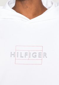 Tommy Hilfiger Jersey con capucha - white