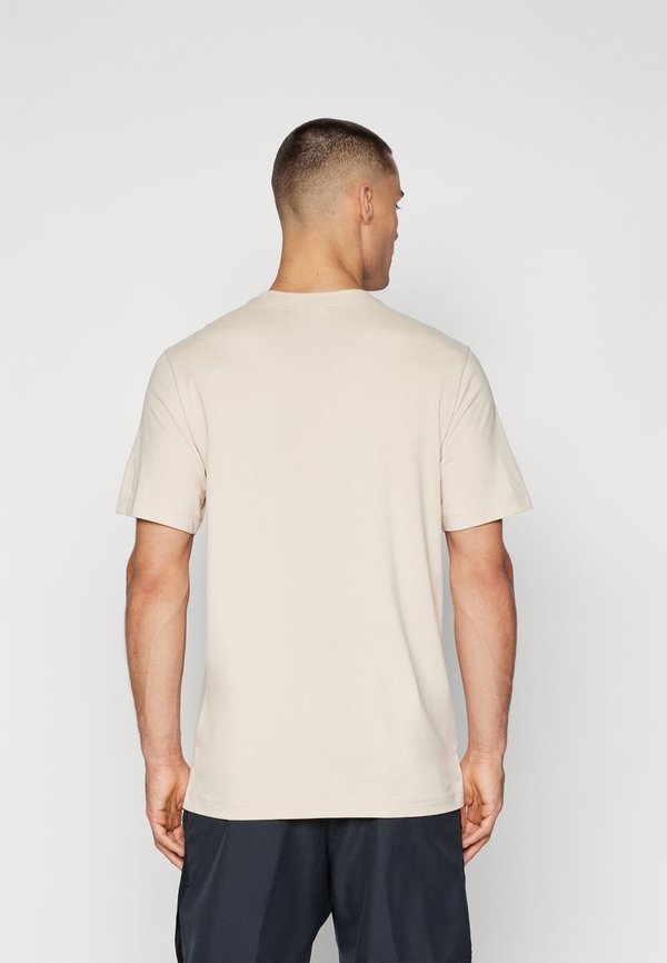 COURT TEE - Sports T-shirt - sanddrift4
