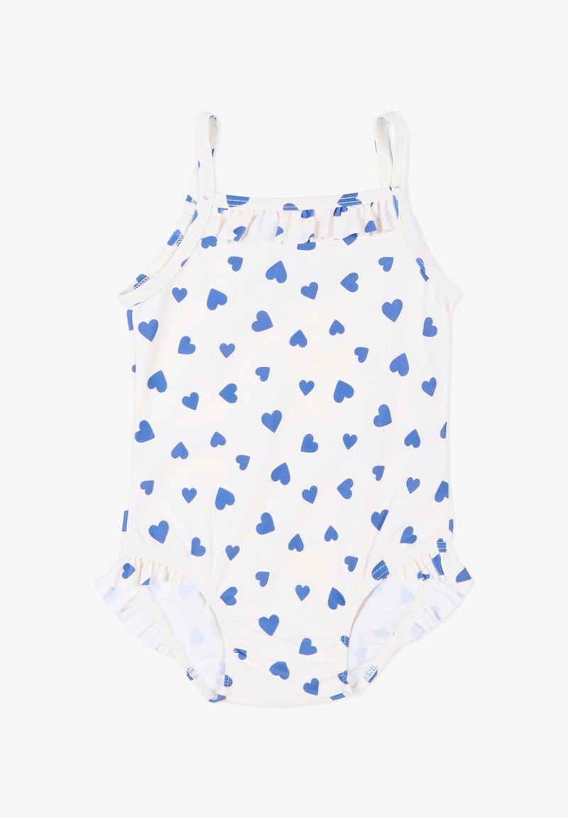 Biały jednoczęściowy strój kąpielowy dla malucha z niebieskimi wzorami serc, cienkimi ramiączkami i falbanką na dekolcie oraz nogawkach.