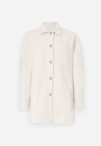 Helle beige Wollmischung Hemdjacke mit Knopfverschluss, Kragen, zwei Brusttaschen und langen Ärmeln. Glatte Textur, minimalistisches Design.