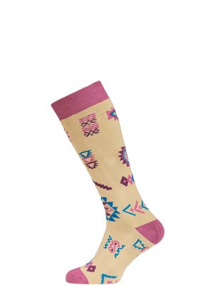 Beige kniehoge sok met roze boord, hiel en teen, versierd met blauwe en roze geometrische en tribale patronen.