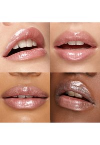 Quatre gros plans de lèvres diverses portant un gloss brillant couleur nude-rose, certaines lèvres légèrement entrouvertes révélant les dents.