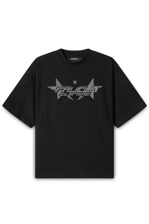Svart oversized t-skjorte laget av bomull, med et sølvfarget grafisk trykk med stjerner og teksten "FAVELA CLOTHING" på fronten.