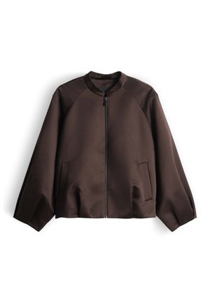 Braune Bomberjacke mit rundem Kragen, Reißverschluss und zwei seitlichen Taschen. Sie zeichnet sich durch eine glatte, matte Textur und weit geschnittene Ärmel aus.