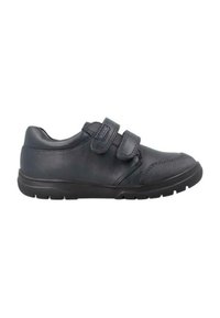 Zapato de cuero negro con punta redondeada, dos cintas ajustables de velcro, acentos texturizados en la puntera y suela de goma.