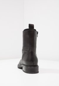 Zign Stivaletti stringati - black