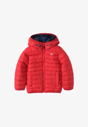 Giacca puffer rossa con cappuccio, dotata di zip anteriore, interno blu, due tasche frontali e texture trapuntata orizzontale.