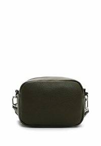 Borsa a tracolla in pelle verde oliva, di forma rettangolare, superficie texturizzata, hardware argentato e tracolla regolabile.