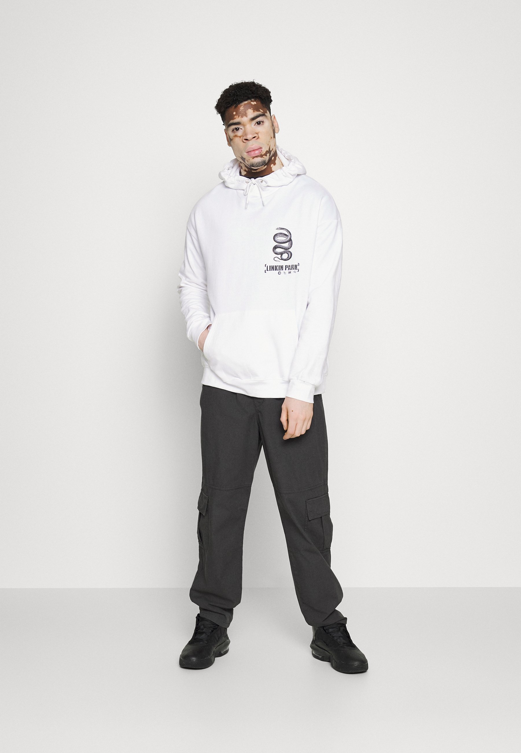 Pier One LINKIN PARK HOODIE UNISEX - Felpa con cappuccio - white/bianco -  Zalando.it