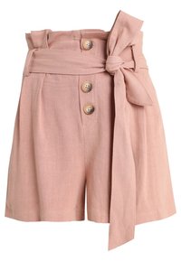 Světle růžové lněné šortky s širokým pasem, vázacím páskem, třemi předními knoflíky a sklady. Hladká textura, přiléhavý střih a délka do poloviny stehna.