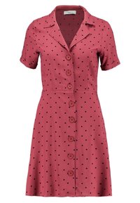 Vestido de manga corta en rosa empolvado con lunares negros, con un cierre de botones en la parte delantera y un collar, hecho de tejido ligero.