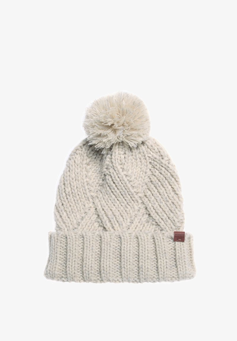 Crèmekleurige gebreide beanie met een geribde manchet en een gestructureerd ruitpatroon. Voorzien van een fluffige pompon bovenop en een klein merketiket.