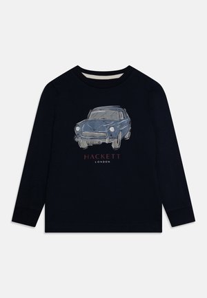 T-shirt à manches longues bleu marine avec un motif de voiture bleu clair et le texte "HACKETT LONDON", fabriqué en tissu doux avec un col rond.