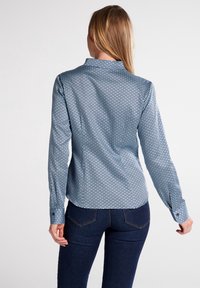 Eterna Blus - light blue