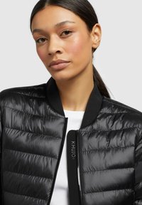 khujo MAUDE SHINY - Bomber dzseki - schwarz