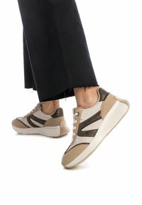 XTI Zapatillas - beige