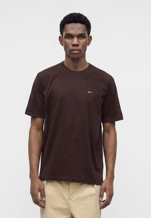 NN.07, ADAM - Basic póló - dusky port