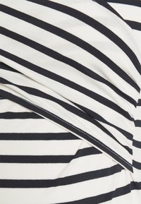Envie de Fraise FIONA - T-shirt estampada - off white/navy blue stripes