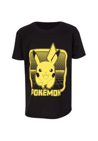 T-shirt nera in cotone con una grafica gialla di Pikachu e il testo "POKÉMON" sottostante, su uno sfondo a griglia. Maniche corte, colletto rotondo.