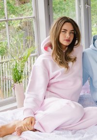 Caspara Hoodie - millenial pink