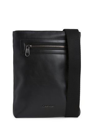 Calvin Klein ELEVATED FLATPACK - Skulderveske - ck black smooth