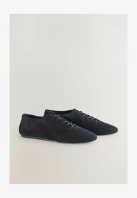 Selectat, black